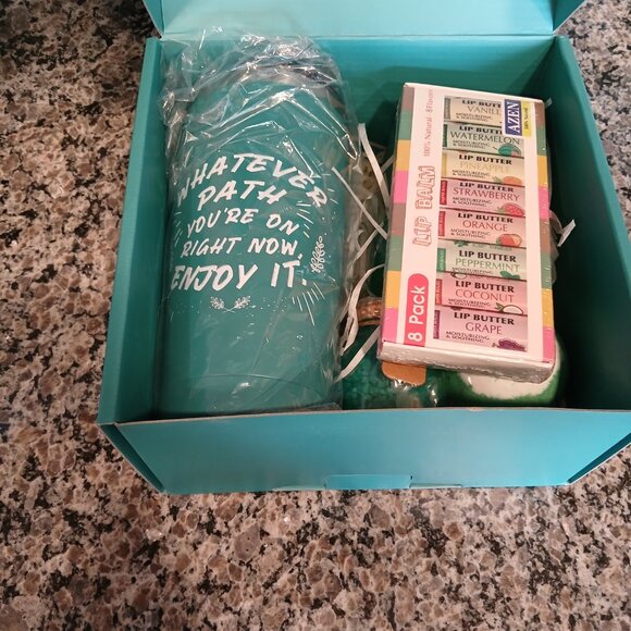 NWT Assorted Gift Box for any Celebration - Picture 6 of 10